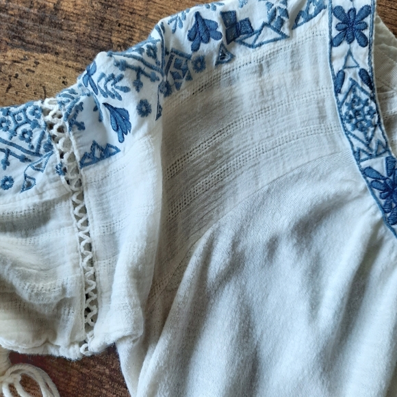 Anthropologie Akemi Kin Boho Embroidered Top - Picture 8 of 14
